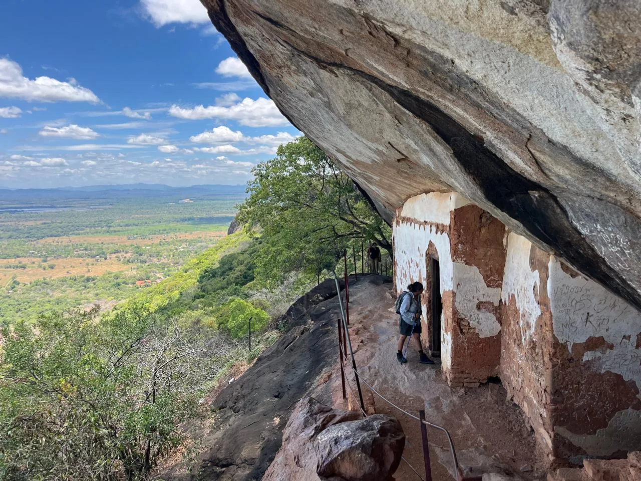 The path along the rock face at Dimbulagala